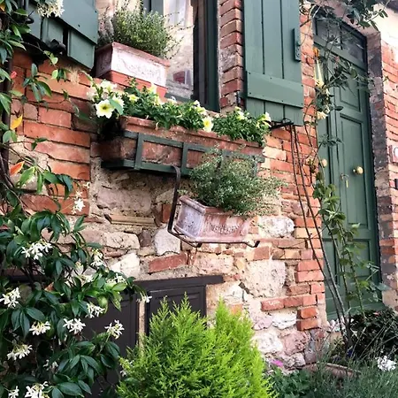 Il Borgo Di Olive 호텔 Sismano